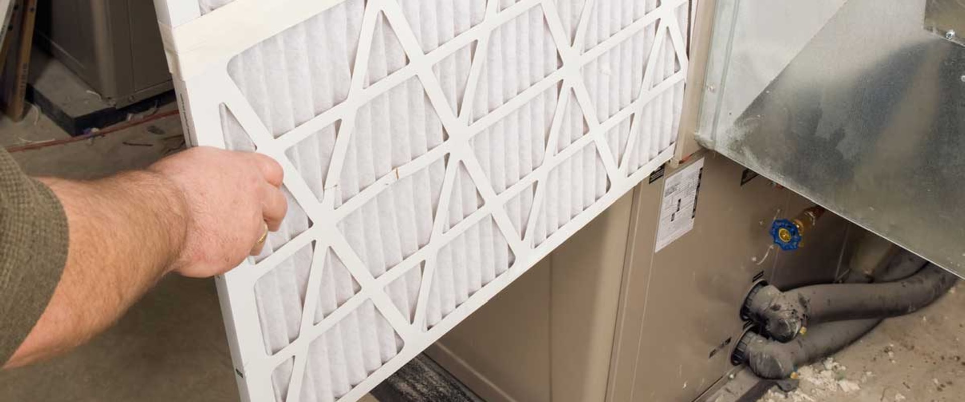 Why Professional HVAC Installers Recommend a Four-inch Furnace Air Filter